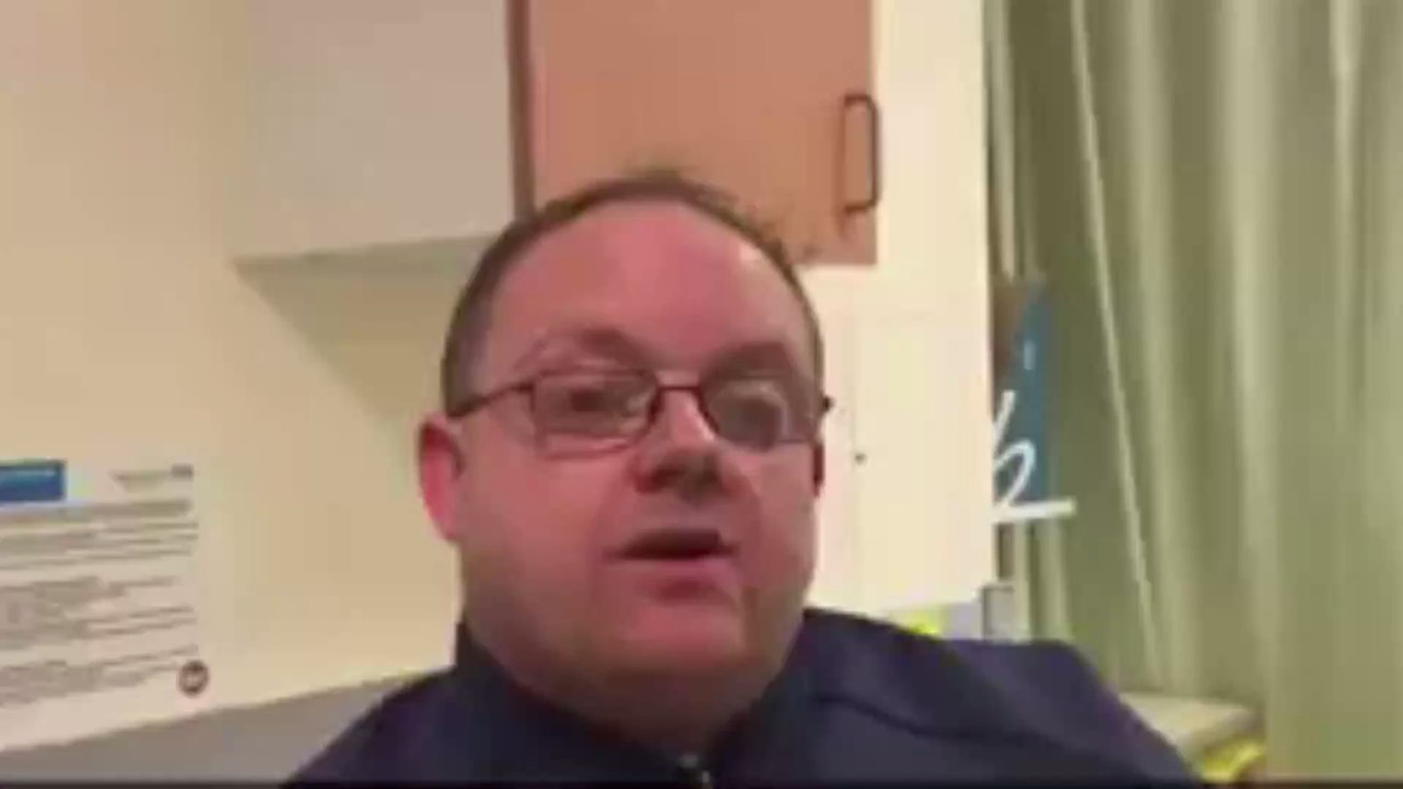 Un Britannique se coupe le pouce au travail, il est remplacé par son gros orteil