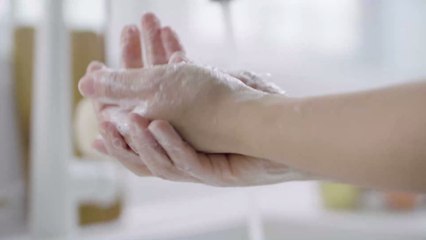 Les hommes se laveraient bien moins les mains que les femmes