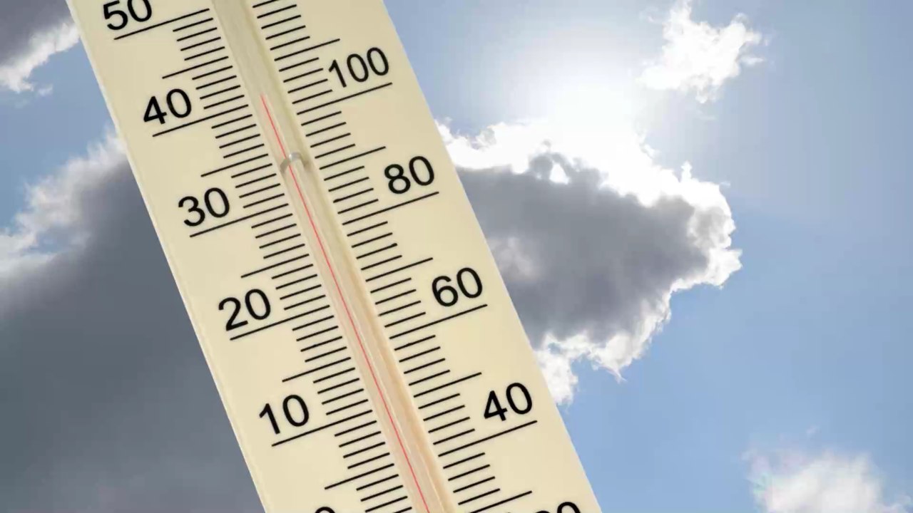 Réchauffement climatique  : pourquoi fait-il chaud partout en ce début d'été sauf en France ?