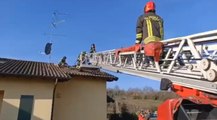 San Colombano al Lambro (MI) - In fiame il tetto di un'abitazione (03.03.22)