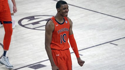 #5 Auburn Survives Road Scare At Mississippi State