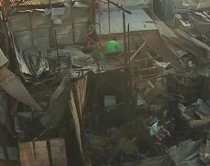 Manila slum fire destroys the homes of 750 families