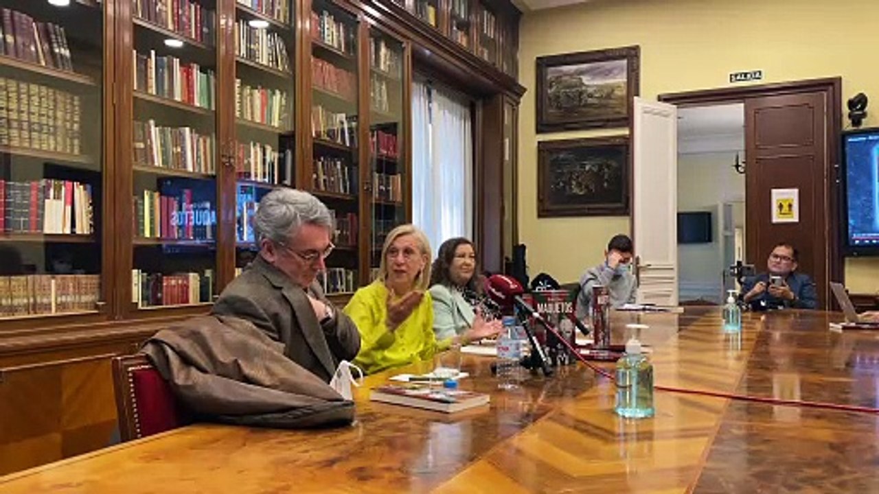 Rosa Díez en la rueda de prensa de su nuevo libro, 'Maquetos'