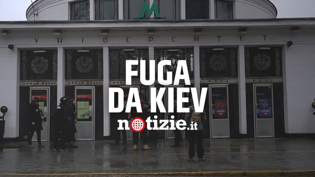 Guerra Russia-Ucraina, fuga da Kiev: le immagini dalla capitale evacuata dai civili