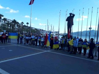 Marmaris'te yaşayan Ukraynalılar barış çağrısı yaptı
