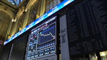 El Ibex 35 sufre su mayor caída del año al borde de los 8.000