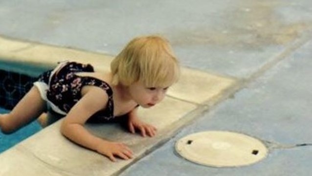 Abandon : elle retrouve sa fille 20 ans plus tard et découvre qu'elle est célèbre !