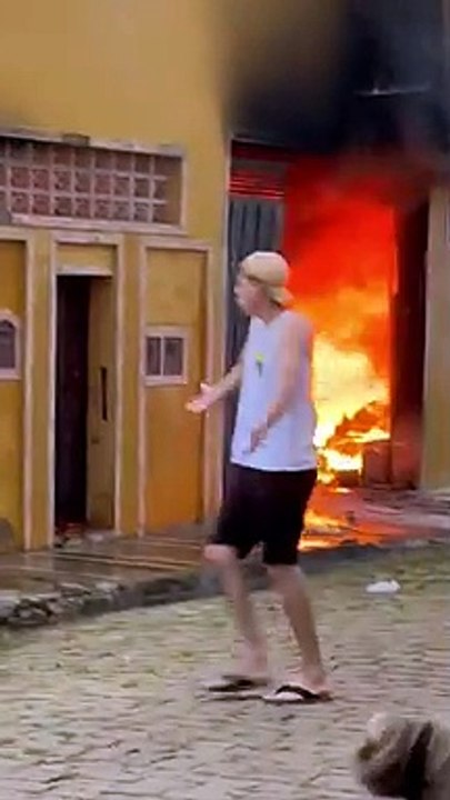 'Preferia ter perdido meu carro', diz homem que perdeu 2 cães em incêndio