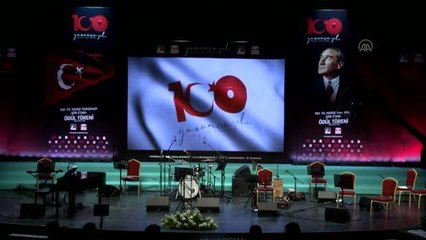 "100. Yıl Marşı Yarışması"nın şiir etabında ödüller sahiplerini buldu