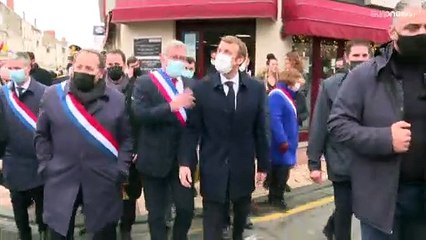 Presidenziali francesi, Macron si ricandida per difendere i valori della democrazia