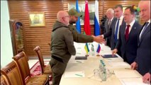teleSUR 15:30 03-03: Rusia y Ucrania establecerán corredores humanitarios