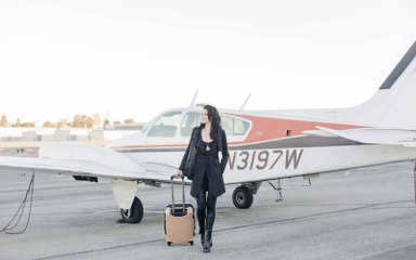 Elle a visité 91 pays avec cette petite valise et rien d'autre