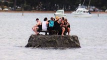 Pour contourner l'interdiction d'alcool en Nouvelle-Zélande, ces jeunes ont... construit une île