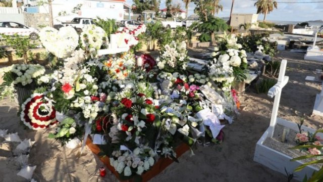 Tombe de Johnny Hallyday : le dernier hommage d'une de ses amies