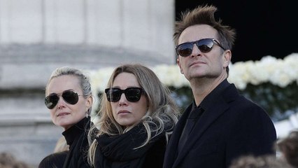 Des SMS échangés entre Laura Smet, David et Laeticia Hallyday avant le mort de Johnny ont été dévoilés