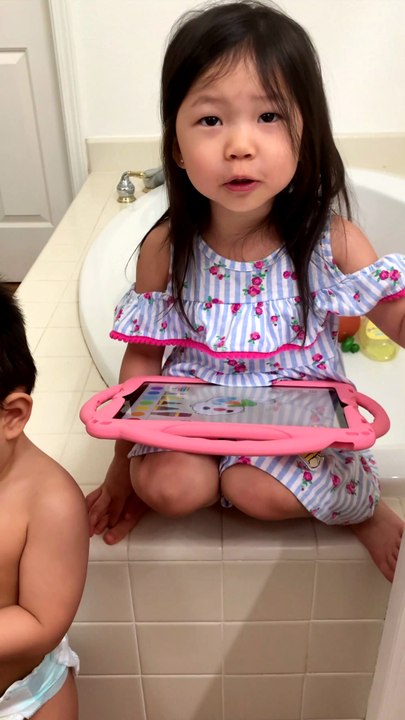 4 Year Old Gives Mom Lessons in Parenting