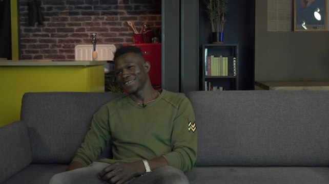 EXCLUSIF - C'était plus dangereux que d'escalader un immeuble : les confidences touchantes de Mamoudou Gassama