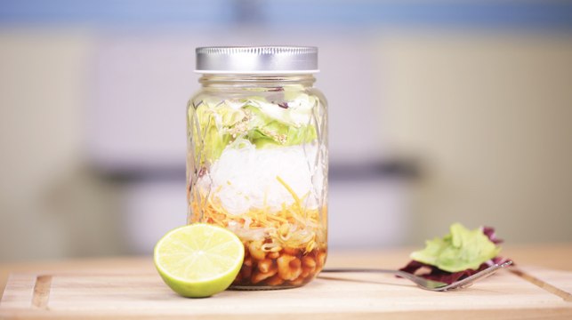 La recette de la shaker salade thaï : un dej sur le pouce qui vous fait voyager en Asie