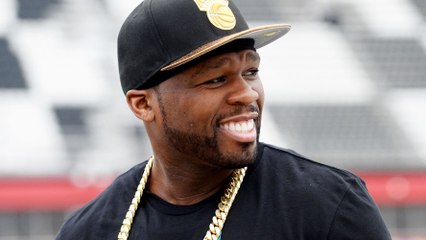 Le rappeur 50 Cent brûle un t-shirt Gucci, il appelle au boycott de la marque ! (VIDÉO)