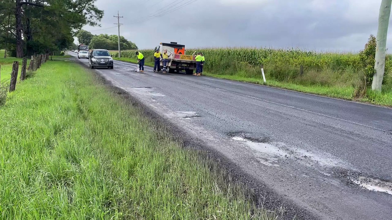 South Coast Register - Shoalhaven City Council road crews.