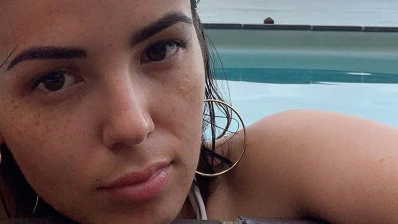 Agathe Auproux partage un nouveau cliché d'elle en maillot de bain, et elle est canon !