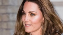 Kate Middleton ose la robe très moulante et c'est canon !  (Vidéo)