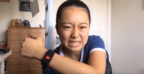 Noël : cette montre anti-addiction vous envoie des décharges électriques... (vidéo)