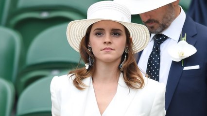 Emma Watson se déguise en super-héroïne pour l'anniversaire de J.K. Rowling ! (PHOTO)