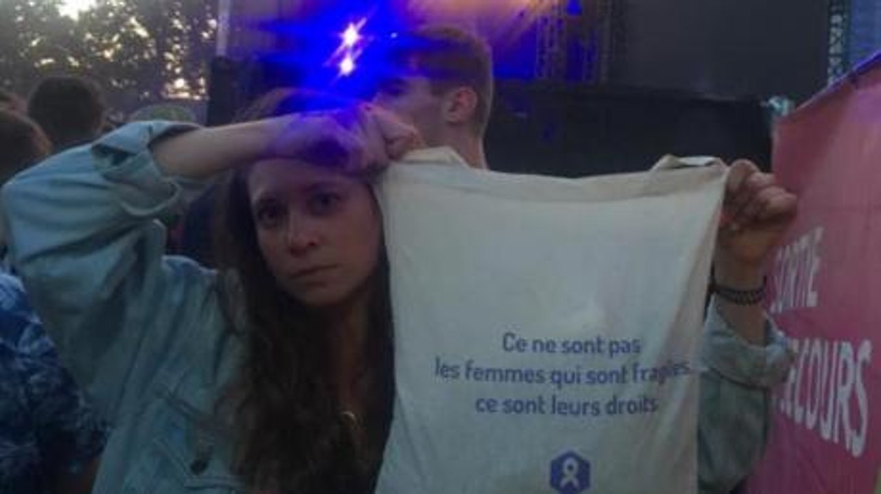 Vieilles-Charrues : une femme exclue du festival à cause d'un tote bag féministe ?
