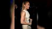 Jennifer Lopez splendide dans une robe moulante au dos nu (Vidéo)
