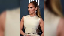 Jennifer Lopez : cheveux plaqués et extensions XXL, elle adopte une coiffure absolument sublime