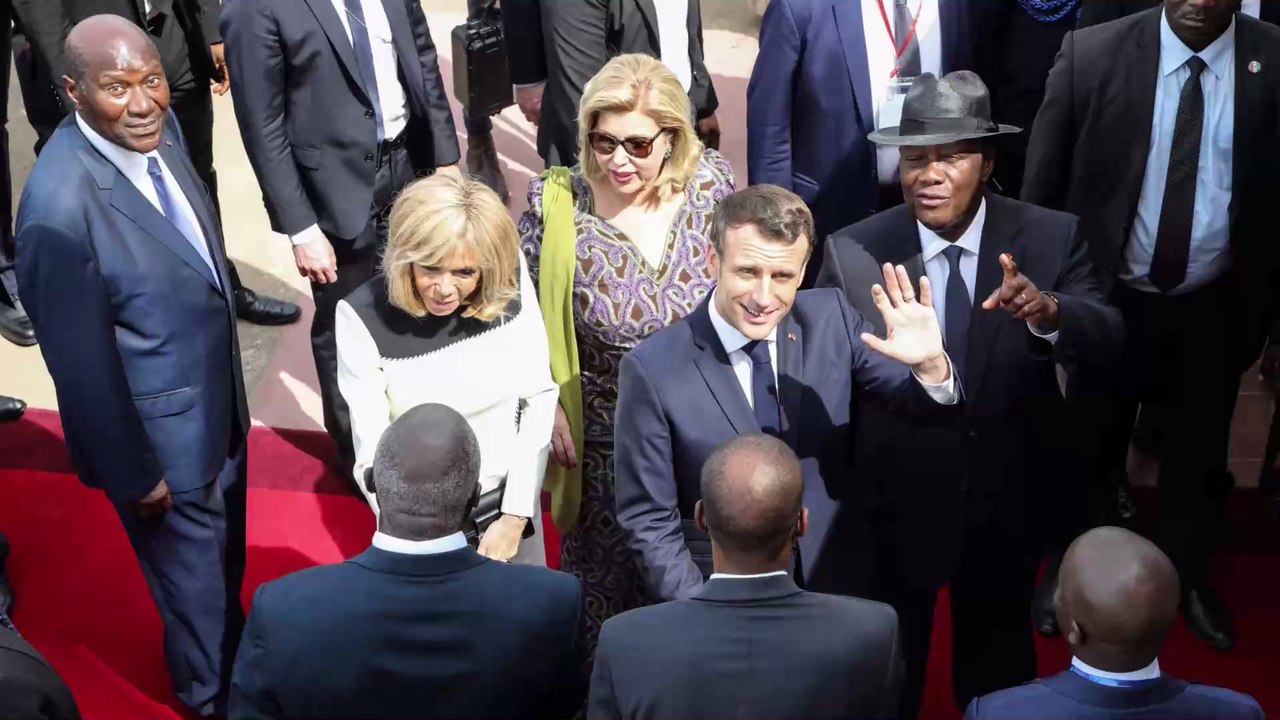 Coronavirus : comment se protègent Emmanuel et Brigitte Macron ?
