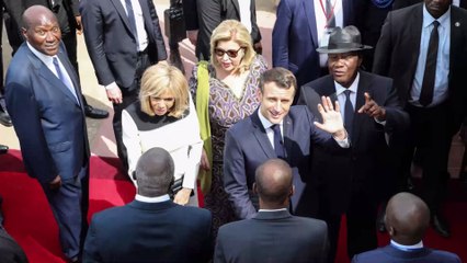 Coronavirus : comment se protègent Emmanuel et Brigitte Macron ?