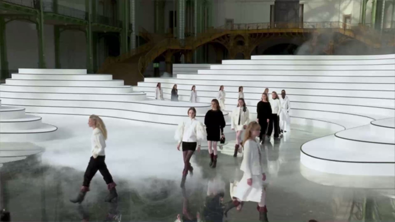 Cette marque de luxe fait défiler un mannequin taille 40