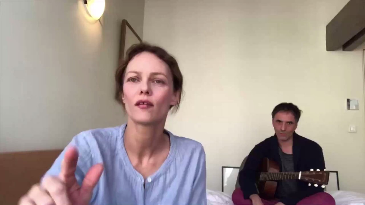 Vanessa Paradis : sa chanson poignante adressée aux soignants (VIDEO)