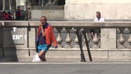 Confinement : des Parisiens décident de "s’auto-déconfiner" dans le 18ème arrondissement et font polémique