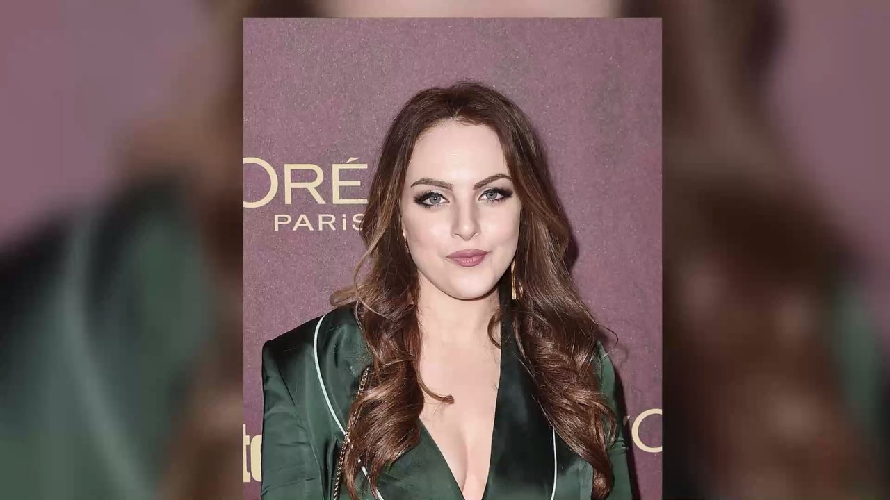 Fallon Carrington de la série Dynastie : sublime avec une robe longue au décolleté plongeant !