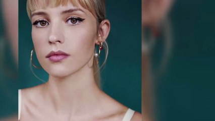 Angèle : voici à quoi la chanteuse ressemble sans sa frange !