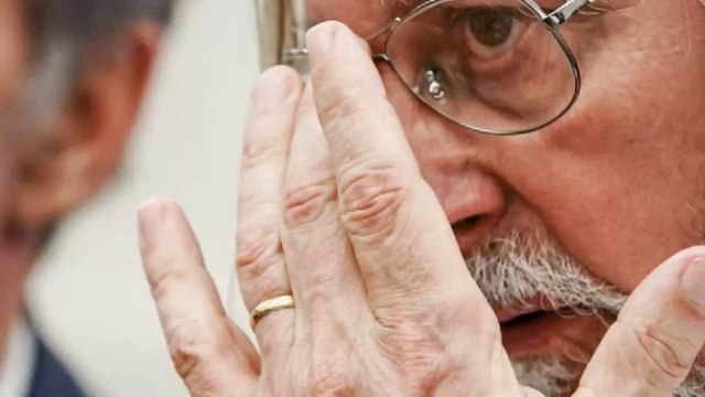 Didier Raoult s'en prend ouvertement à une mesure instaurée Simone Veil