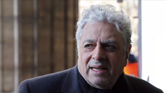 Enrico Macias : après avoir échappé au Covid-19 le chanteur est de nouveau hospitalisé