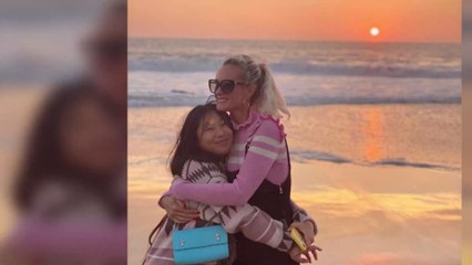 Laeticia Hallyday et sa fille Joy s'amusent lors d'une danse endiablée en vidéo
