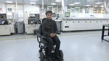 باحث مصري يصمم كرسياً متحركاً يعمل بإشارات المخ!