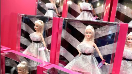 Il dépense des milliers d'euros pour ressembler à une barbie