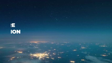Insolite, elle décide de prendre l'air sur l'aile de l'avion