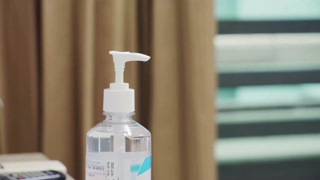 Covid-19 : des gels hydroalcooliques jugés inefficaces