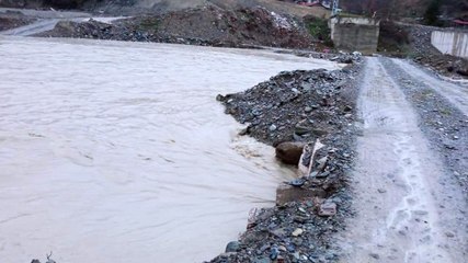 Öğrencilerin okul yolu çilesi