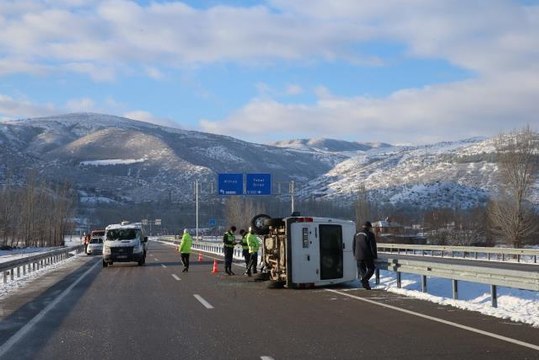 Son dakika haberleri | Servis aracı devrildi, bir asker şehit oldu, 3 asker yaralandı