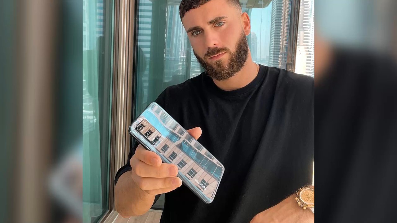 Illan Castronovo se lance dans le business de l'amour... et il compte bien faire fortune