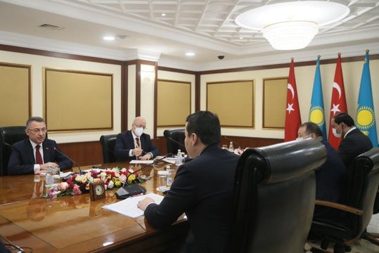 Son dakika haberleri! NUR SULTAN - Cumhurbaşkanı Yardımcısı Oktay, Kazakistan Başbakanı İsmailov ile görüştü