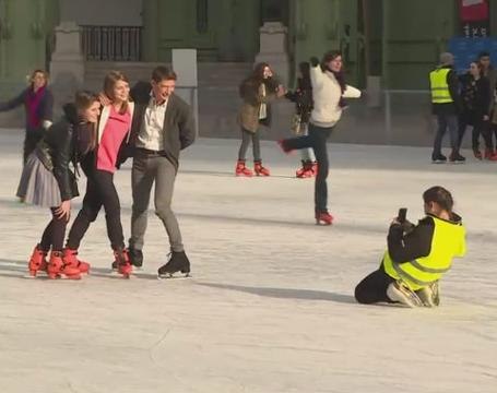 A skating rink opens at Paris' Grand Palais